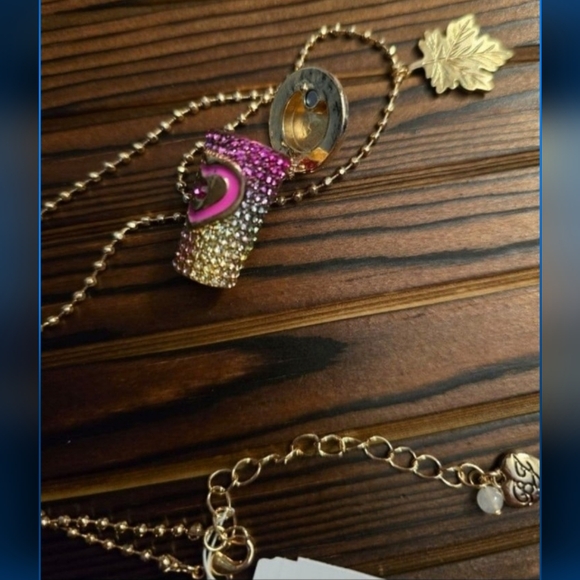 Betsey Johnson Latte pendant with maple leaf  necklace! - Picture 8 of 12